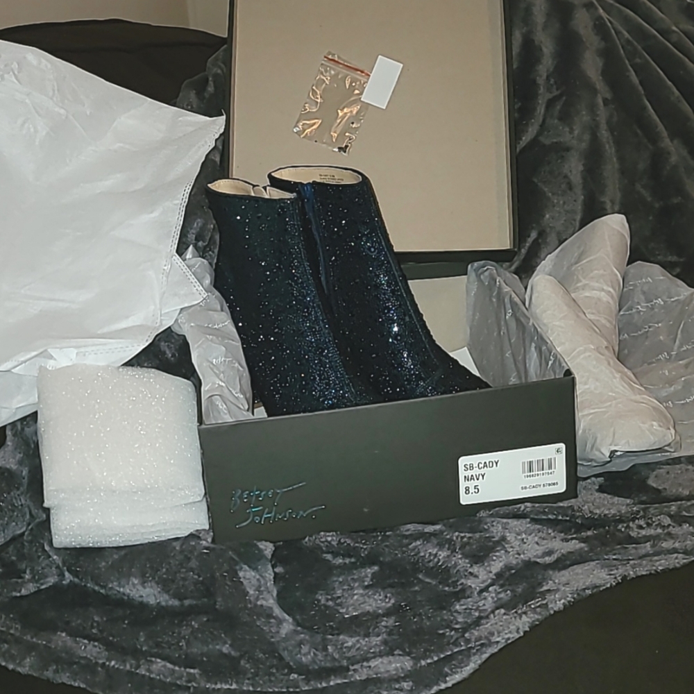 Betsey Johnson Cady Navy Studded Booties Sz 8.5 NEW IN BOX